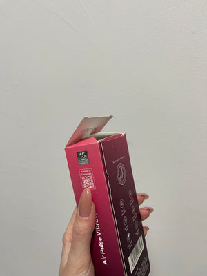 Вакуумний стимулятор клітора First Kiss Satisfyer