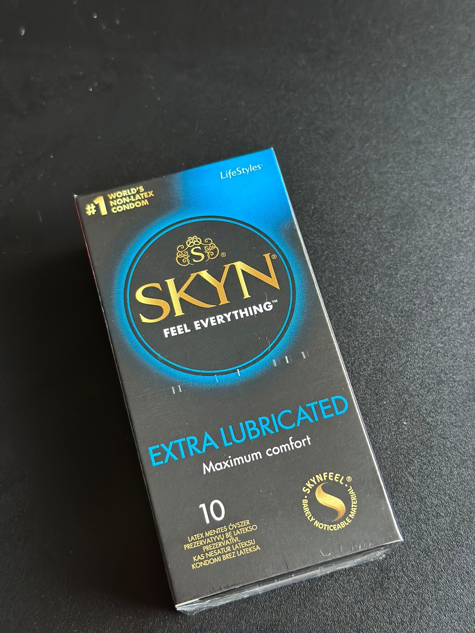 Безлатексні презервативи Skyn (упаковка)